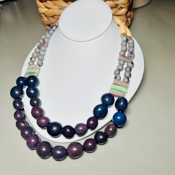 Vintage Artisan Necklace from natural Acai beads and Bombona Seeds - Picture 6 of 10